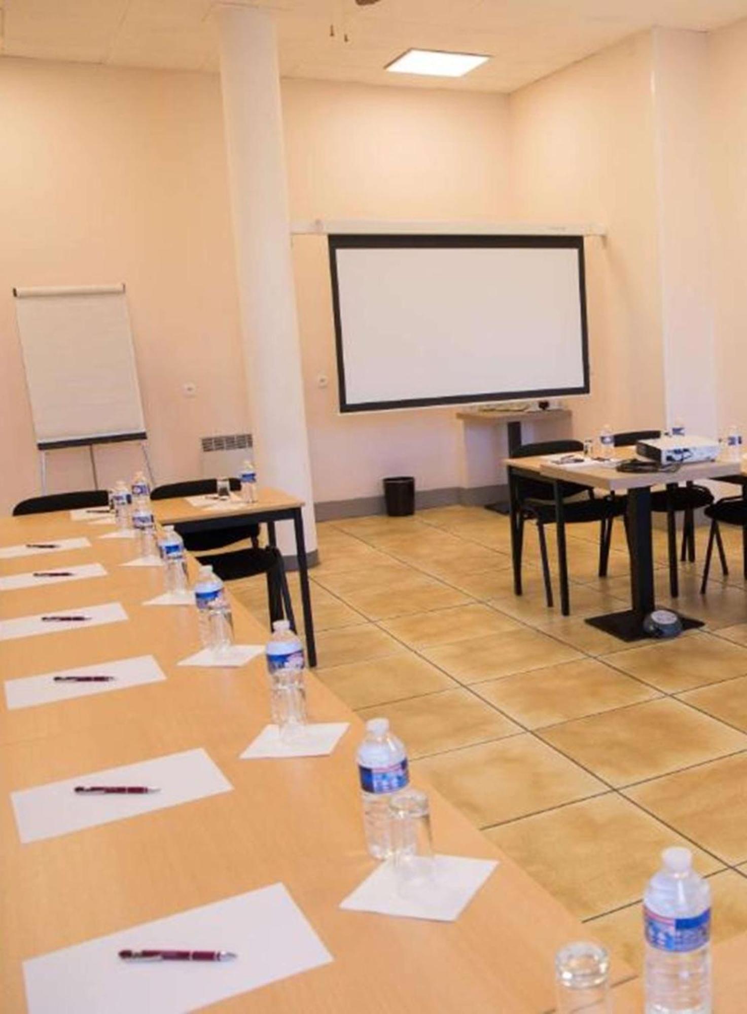 Sure Hotel By Best Western Angouleme Bagian luar foto