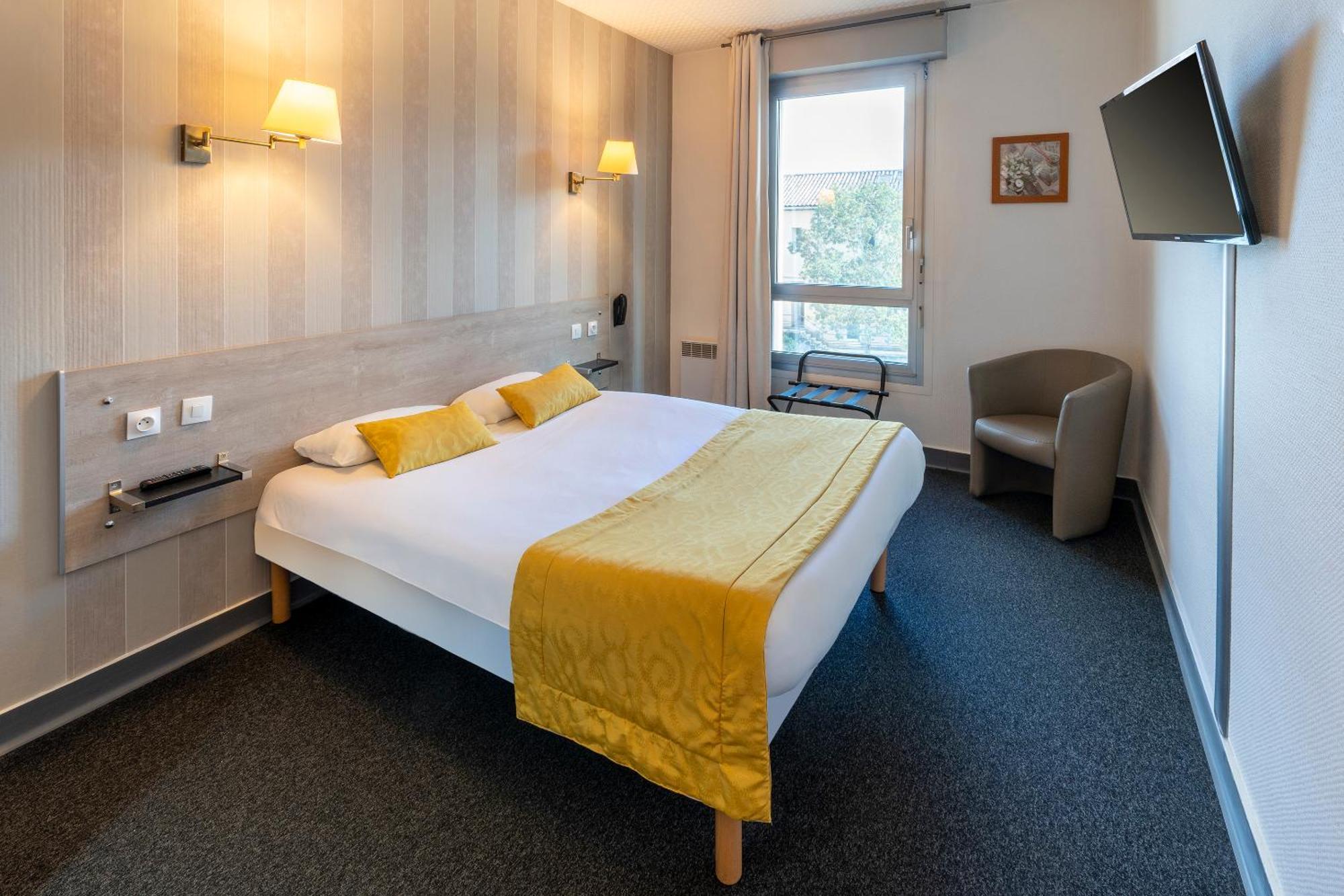 Sure Hotel By Best Western Angouleme Bagian luar foto