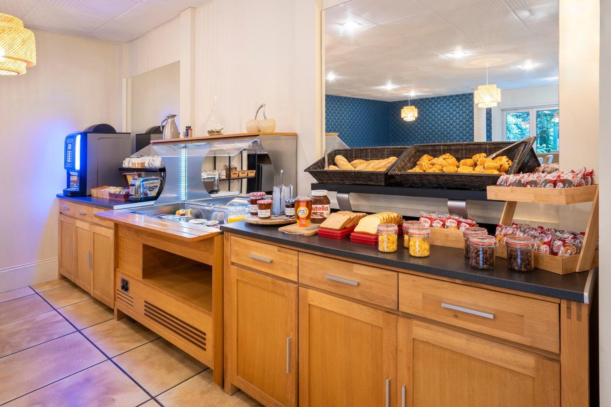 Sure Hotel By Best Western Angouleme Bagian luar foto