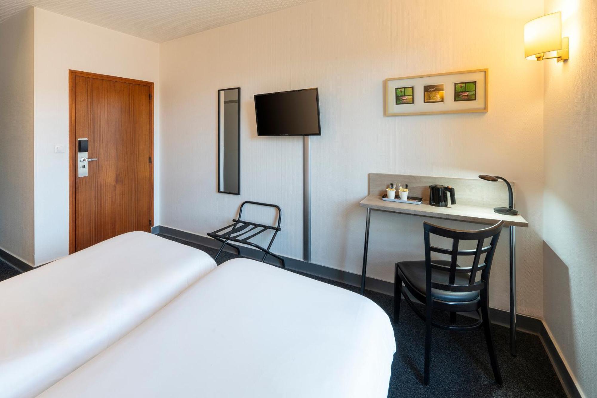 Sure Hotel By Best Western Angouleme Bagian luar foto