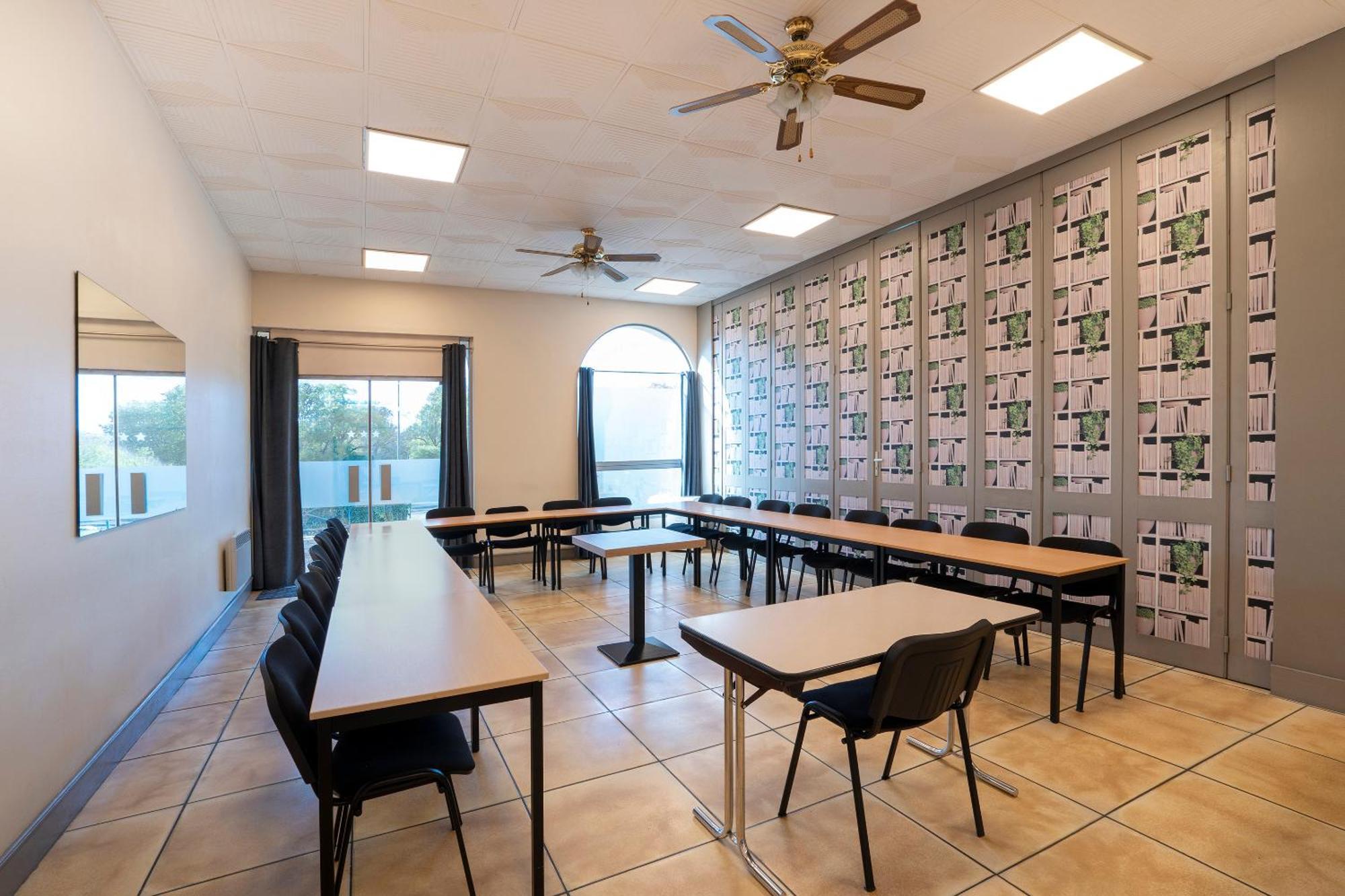 Sure Hotel By Best Western Angouleme Bagian luar foto