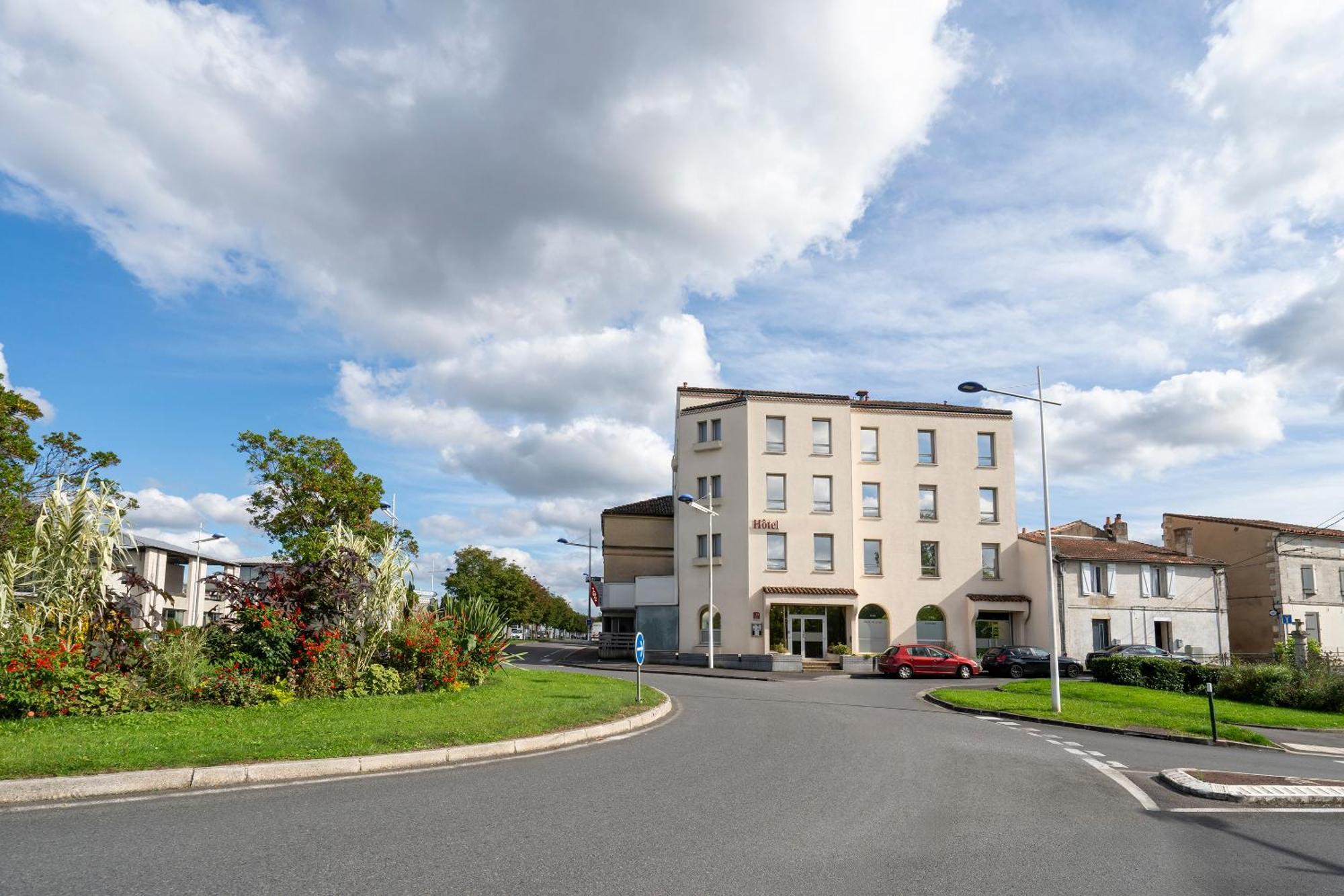 Sure Hotel By Best Western Angouleme Bagian luar foto