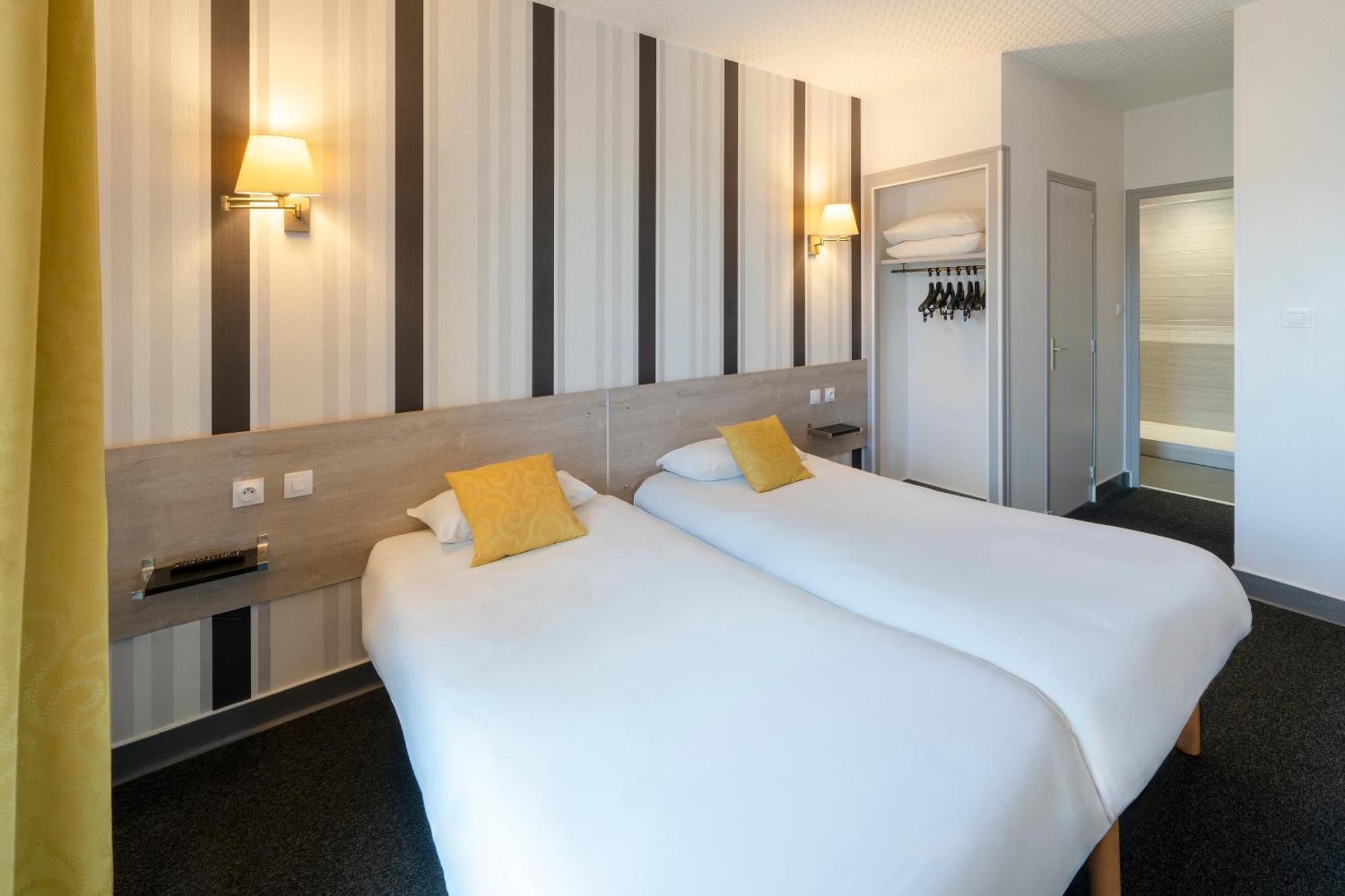 Sure Hotel By Best Western Angouleme Bagian luar foto
